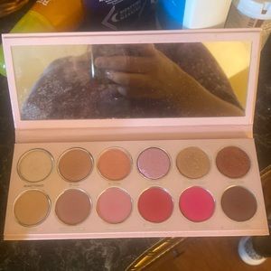 Kylie Cosmetics Valentine Palette
